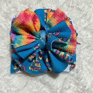 Tie-dye bow